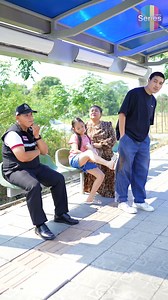 2.2M views · 21K reactions | ลูกต่างด้าวใช้เท้าทำแบบนี้เพราะอยากหนีตำรวจ แต่คดีพลิกผู้นี้คือตำรวจนอกเครื่องแบบ EP.1 | 108Life Series | Facebook