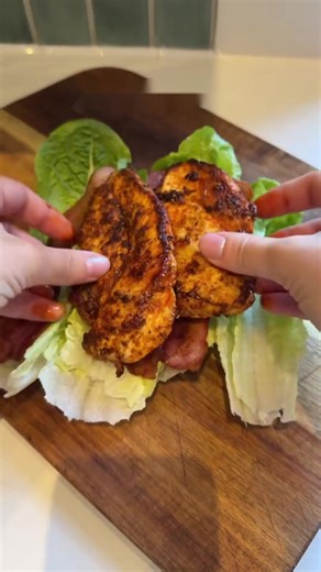 We took the viral chopped salad trend and stuffed it into a pita. This is the ultimate lunch upgrade. | Chefclub Canada