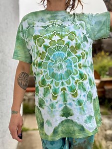 Medium Mandala Tie-dyed T-shirt: Unisex Hippie Boho Rave Festival Wear Green - Etsy