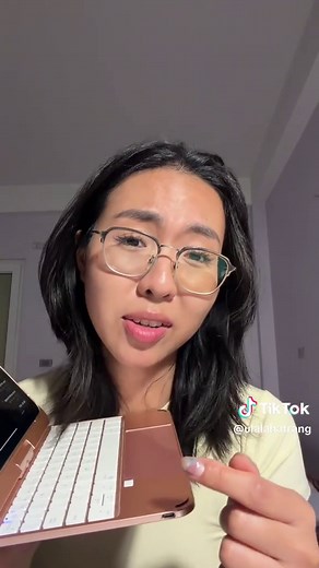 Khám Phá Bàn Phím Dính Liền cho iPad Mini