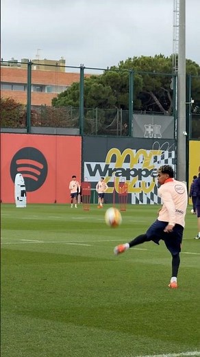 Lamine 🤝 Pedri 🤝 Ferran: no drops allowed ❌ #shorts #fcbarcelona #shortsfeed