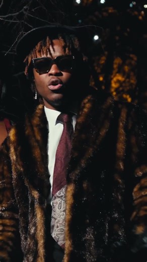 L’argent travail (official Music vidéo) Maintenant disponible .