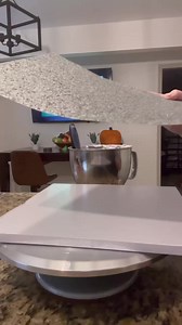 4.5K views · 46 reactions | #beyoncerenaissancetour #beyoncechallenge #beyonce #cake #cakes #heartcake #heartcakes #cakedecorating #cakesofinstagram #cakeart #cakedesign #cakedecoration #silvercake | The Sweet Hustle | Facebook