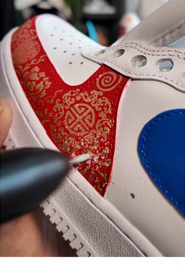 Customizing isn’t as easy as you think. It takes risks to make something truly one of a kind. Repost & share if you feel it 🔥 #tenjiarts #customshoes #af1 #fyp #howtocustomizeshoes