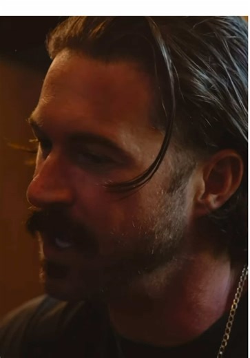 And if they don’t dance, well they’re no friends of mine… #RileyGreen #MenWithoutHats #countrymusic