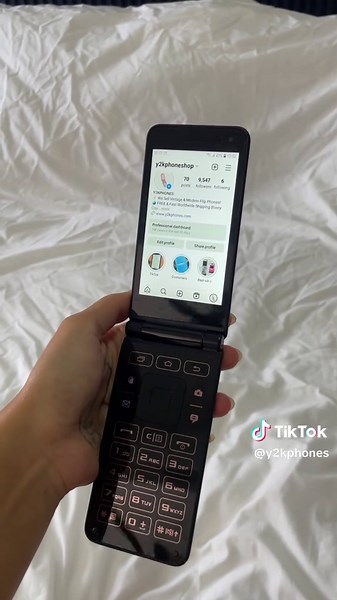 Samsung Folder 2 G1650: Flip Phone with Modern Features
