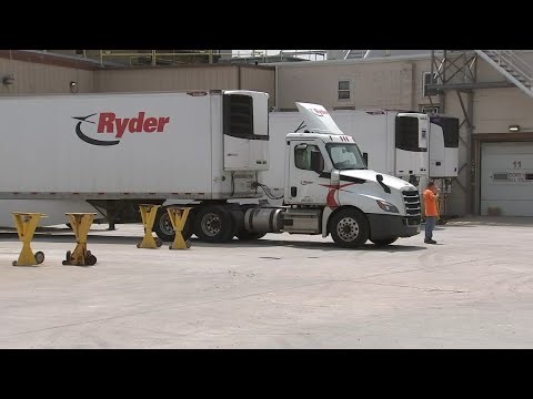 Hundreds lose jobs after facility company suddenly closes