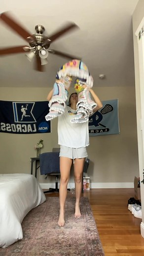 Pattern 👉🏻 https://patternshere.com/unlock/?pattern=retro-flower #Crochet #crochetlove #crochetinspiration #crocheting #crochetersofinstagram #crochetblanket | Crochet Tutorial