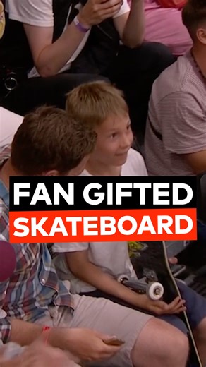 I mean 🥹🥹🥹 Kelvin Hoefler helping the next gen of skateboard dreams come to life at #XGames Norway 2018. After the buzzer went off, Kelvin knew he had won gold so he gave the skateboard to the kid who helped him. #XGames #Skateboarding | X Games