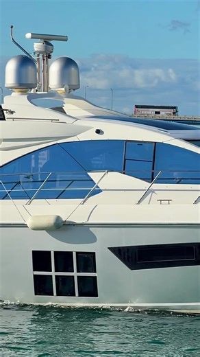 Stunning Azimut 55s 'Lithium' Docking Experience