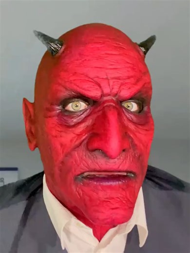 Disfruta de un video lleno de desastre, datos sorprendentes y un humor que no para. Perfecto para desconectar con un toque unico. ? ¡Haz clic en seguir, mantente atento a nuestros lives y comparte esta diversión!