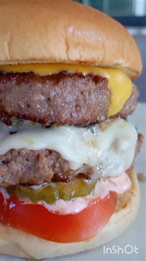 ❤️ Hola vecinos! 🤠Les informamos que el envío va por nuestra cuenta en la colonia Roma 🍔 Somos BURGERLAB TEC, casa de las más deliciosas burgers y más jugosos tenders 📍Estamos en Lucila Godoy 206 Colonia Roma, a un lado del parque de béisbol 🙃 Somos una OPEN KITCHEN, nos especializamos en comida TO GO, PEERO tenemos mesitas donde pueden comer muy Agustín ☎️ Nuestro WhatsApp es el 8124142178 mándanos un mensaje y te respondemos con el menú para que veas nuestras opciones, ahí mismo puedes hac