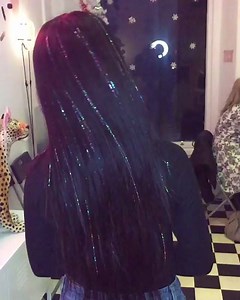 We're in love with these glitter extensions! 😍🌟 | Tyla