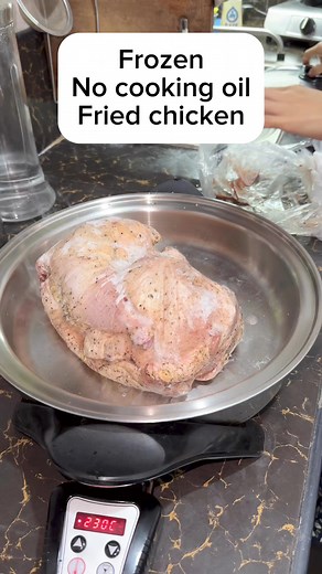 Kahit frozen , no oil fried chicken #saladmastercookware #frozenfood #friedchicken #nooilcooking | Hylee Mae Federe Ramos