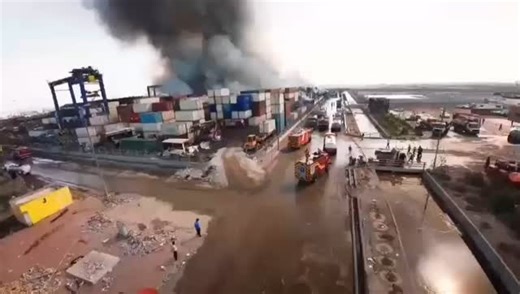 Seafarers Of The World on Instagram: "💥 𝐓𝐫𝐚𝐠𝐞𝐝𝐲 𝐒𝐭𝐫𝐢𝐤𝐞𝐬 𝐈𝐫𝐚𝐧’𝐬 𝐒𝐡𝐚𝐡𝐢𝐝 𝐑𝐚𝐣𝐚𝐞𝐞 𝐏𝐨𝐫𝐭 💥 On April 26, 2025, a massive explosion—believed to be caused by improperly stored industrial chemicals—devastated Shahid Rajaee Port in Bandar Abbas. At least 70 lives lost, over 1,200 injured, and the country’s busiest maritime hub brought to a halt. 🔥 Buildings flattened, fires raged for 48 hours, and newly installed equipment worth millions was destroyed. Satellite images 