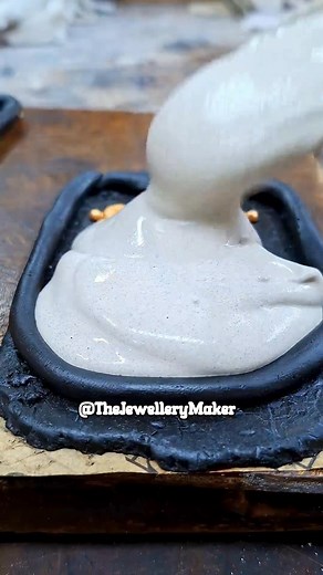 106K views · 681 reactions | Gold Pendant Making 殺﫰 #Thejewellerymaker #handcraftedjewellery #indianjewellery #ArtisanJewellery #RJGold #luxuryjewellery #goldart #goldmaking #jewellerydesign #YourFavouriteGoldsmith #explorepage | The Jewellery Maker | Facebook