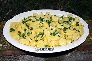 Cartofi natur cu unt si patrunjel verde - Rețete cu Gina Bradea