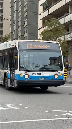STM 28-131 leaves Station Guy-Concordia 🟢 on 165.