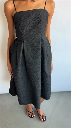 30% OFF EVERYTHING* ends midnight. New Years plans? We've got your outfit. Shop the Jacki Jacquard Midi Dress via link>https://bit.ly/4oOoCtS #DECJUBA | DECJUBA