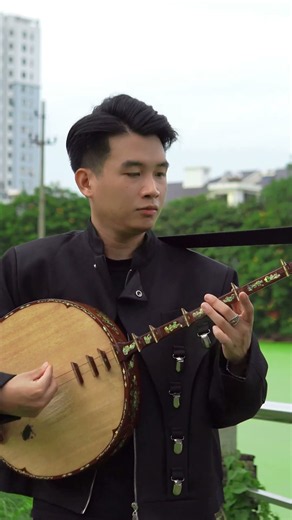Senbonzakura 千本桜 Played in Vietnam Trung Luong Moon Lute