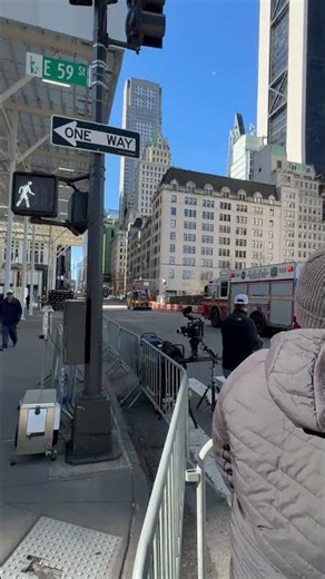 Fire trucks passing down 5th Ave #fdny #newyork #newyorkcity #stpatricksday