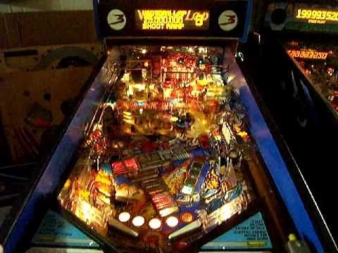 Data East Lethal Weapon 3 Pinball Machine