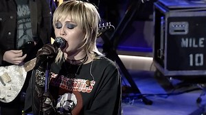 Watch Miley Cyrus Cover Hole's "Doll Parts" on The Howard Stern Show