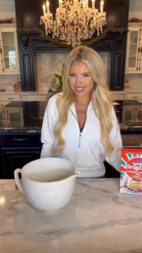 Macy Blackwell on Instagram: "McGriddle Muffins🥞 4 ingredients!!! The perfect easy breakfast for winter break! You can even make a big batch and freeze some for grab and go breakfasts! McGriddles used to be my go-to hangover cure, and these muffins taste spot on!! So good and only a few ingredients!! Ingredients: 1Ib sausage 2 cups pancake mix 11/2 cups water 1/4 cup maple syrup 1 cup shredded cheese Directions: 1. ���Brown and crumble sausage. Set aside. 2. ���Mix together pancake mix and wate