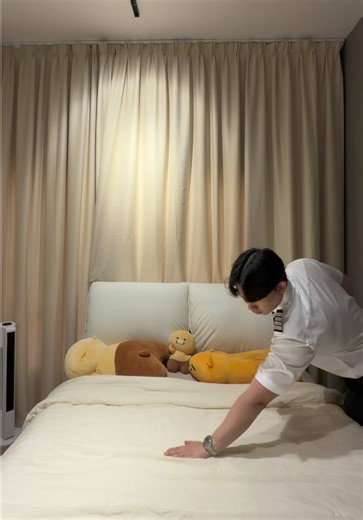 A Day in the Life of a Pilot: Routine and ASMR Vibes