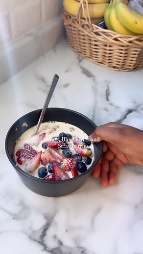 6 comments | Hey guys I’m looking for a good tv show to watch while I snuggle on the couch this holiday season. Recommend a nice tv show in the comments below. I need really good ones 殺. If you watch Kdramas, that’s even better… leave a recommendation 殺❤️ Thank you  #oatmeals #oatmealbowl #strawberries #blueberries #foodcontentcreator #foodcontent #12daysofchristmas #halifaxblogger #breakfastinspo | EverythingSewa | Facebook