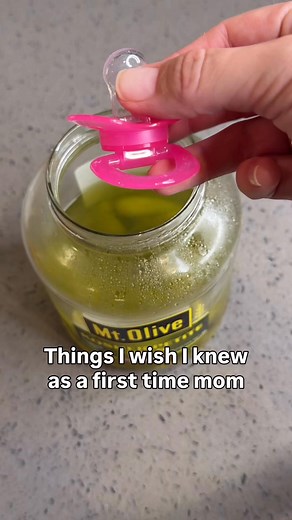 Here’s one of the tricks to help your baby ditch the pacifier! I’ve tried a bunch of methods… but this one really works for us 😁#momlife #momhack #lifehack #firsttimemom #kids #pacifier | Tsagana/Momhack