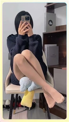 Sheer Nude Tights with Reinforced Toe #beauty #foot