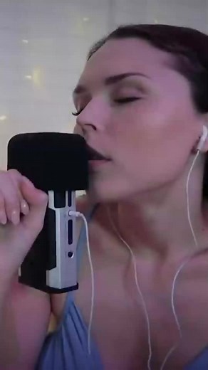 soft kiss sounds -- soooo relaxing // *listen with headphones*