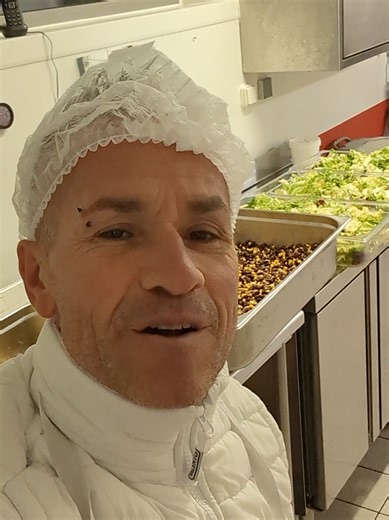 les entrées sont en libre service. vous pouvez composer votre salade à votre goût dans le même ramequin 😜😋💪#restauration #collectivité #collège #Gard 30@Cheffe cuisine 🧑‍🍳