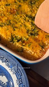 Vegan broccoli & cheddar rice casserole 🥦🧀. This casserole is soooo easy & yummy!! The vegan cream of chicken soup recipe is on the blog! 2 cups instant rice (parboiled rice) 2 cups vegetable broth 1 batch vegan cream of chicken soup (equivalent to 2 cans of store-bought cream of chicken soup) 1 cup broccoli florets 1 1/2 cups vegan cheddar shreds 1. Preheat oven to 350 F. Grease an 8×8 or 9×9 baking dish. 2. In prepared baking dish, add rice, broth, cream of chicken soup and broccoli florets.