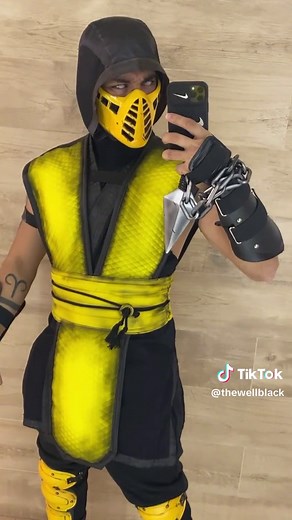 DIY Scorpion Cosplay - Mortal Kombat Fan Costume