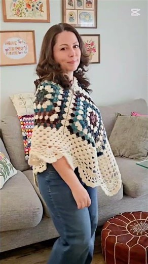 Easy! 4 granny squares, sew together, granny stitch around, pretty edge. Crochet tutorial coming! 🧶