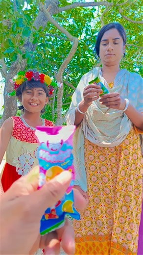 দেখিতো ললিপব আগে কে নিতে পারে🍭🍭#shorts #trending #viral #youtubeshorts