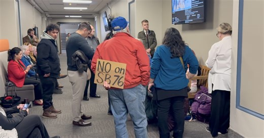 Immigration bill advances at Indiana Statehouse after lengthy committee hearing
