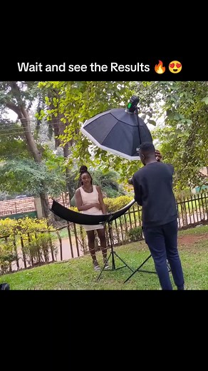 Always directing while shooting for perfect photos #photoshoot #photoshootbts #portraitphotography #photography #model #modeling #photographer #ronnixphotography #fyp #ofc