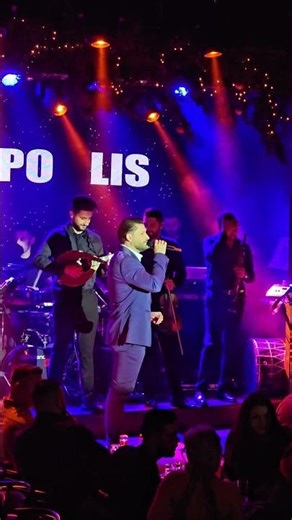 Ο Κωσταντινος Παρασκευας ερμηνευει το Εκπτωτος Αγγελος στο Metropolis Live στην Πάτρα. (08/12/2024)