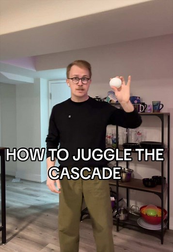 JUGGLING TUTORIAL! HOW TO JUGGLE THE CASCADE IN LESS THAN 60 SECONDS! #juggling #tutorial #cascade #booktok #fyp