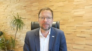 4.2K views · 11 comments | OB Thomas Nitzsche spricht über Ereignisse der vergangenen Woche: Gespräche über Stadt-Umland-Beziehungen, Saalecup, ein neues Institut für Jena und die erste Stadtratssitzung der neuen Wahlperiode | Jena - Lichtstadt | Facebook