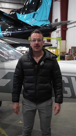 Un Cessna 152 Aerobat, le seul appareil de notre flotte capable de supporter des points G négatifs. Si jamais tu as des questions sur l’aviation, n’hésite pas à m’écrire. #AviationQuébec #Cessna152 #aeroclub