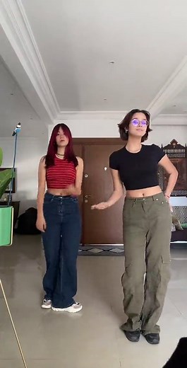 First tiktok of 2023 @1sofiaksibi #fyp #trend #trending #viral #dance