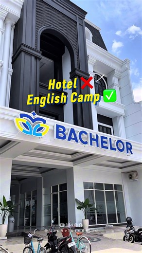 This is not an ordinary English Camp. Di Bachelor, belajar bahasa Inggris terasa lebih tenang, lebih fokus, dan lebih berkelas. Lingkungan premium, fasilitas eksklusif, dan suasana yang mendukung kamu untuk berkembang dengan percaya diri. Karena kualitas belajar dimulai dari tempat yang tepat. Bachelor — Premium English Camp in Pare. 📩 DM us | Limited premium seats available #BachelorEnglishCamp #LuxuryEnglishCamp #KampungInggrisPare #EnglishWithClass #PremiumLearningExperience