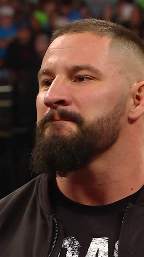 CM Punk Defiende el Campeonato Mundial Pesado en #WWERaw