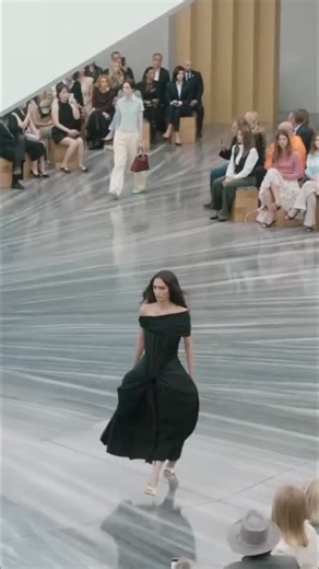 ZOO Magazine ♚ on Instagram: "Jonathan Anderson’s debut at Dior marked a bold new chapter for the House at Paris Fashion Week. From sculptural silhouettes and origami folds to reimagined Bar jackets, the collection balanced heritage with innovation — elegance sharpened, codes disrupted. Front row guests including Jisoo, Jennifer Lawrence, Charlize Theron, Jenna Ortega, Johnny Depp, Greta Lee, and Rosalia embodied the new Dior spirit, reaffirming the brand’s place at the center of culture. #zooma