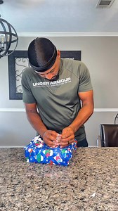 499K views · 3.2K reactions | How I wrap Xmas gifts vs my husband!  #husbandandwife #Christmas | Richandvtv | Facebook