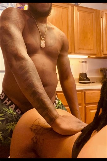 RT @Blackjas6900: Ur gf younger than u so she just not ready 2 settle for one dick yet 🥴 she dnt cook , clean or work. all she do is fuck u…